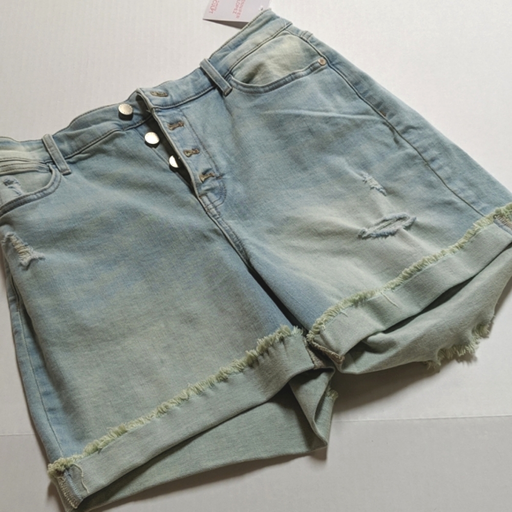 Jennifer Lopez, high-rise button fly jean shorts. Size 12